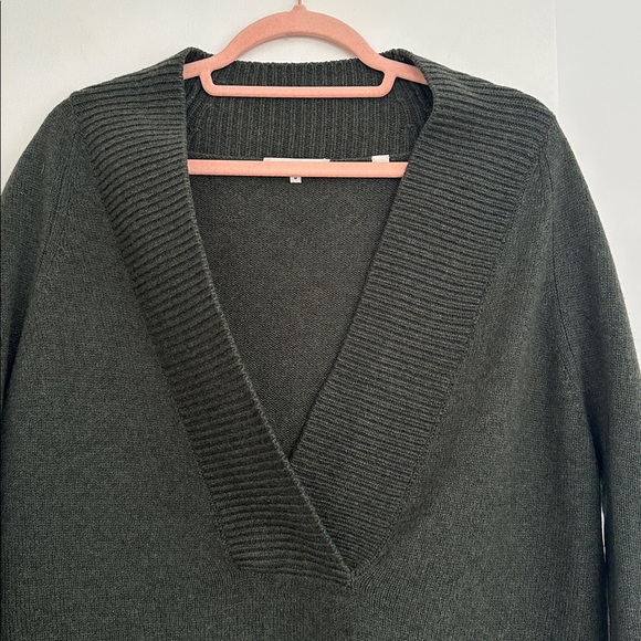 VINCE. Ribbed Shawl Collar Tunic in Moss - Picture 3 of 9